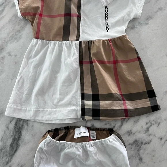 Burberry Baby Dress with matching bloomers. 12 mo/80cm - Picture 7 of 7